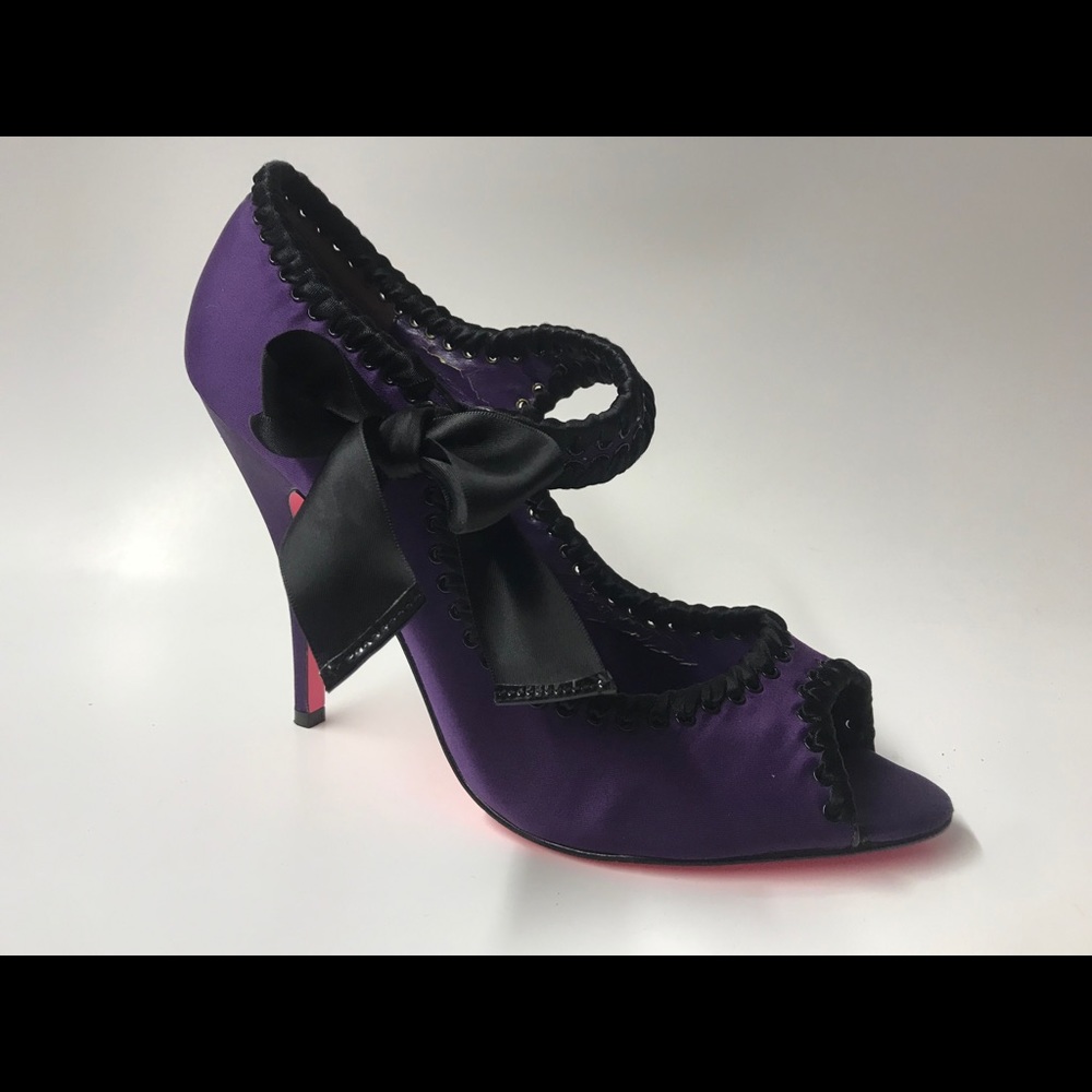 Betsey Johnson shoes Vintage purple and black satin ribbon high heels peep toe 9